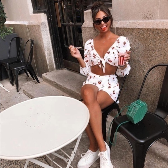 Cherry print SHORTS ONLY - Picture 4 of 6